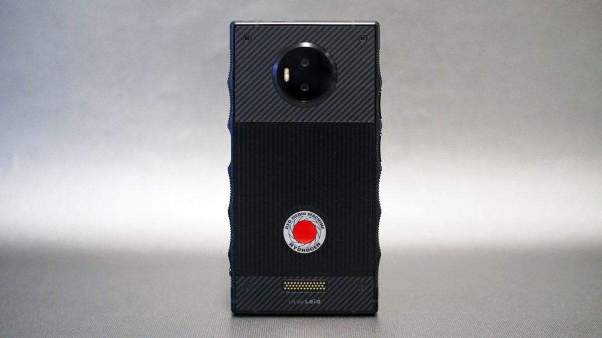 RED, Telefonunun Korkunç Kamerası İçin Çinli Üreticiyi Suçladı
