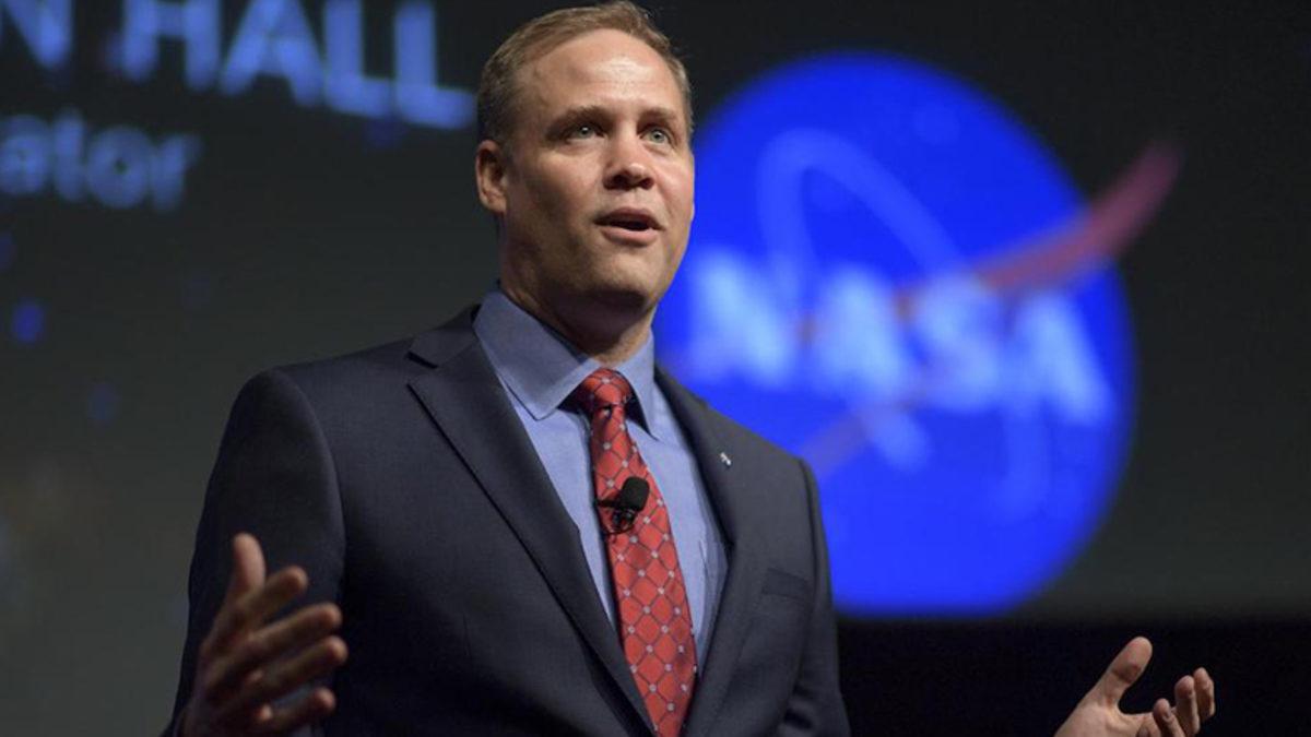 NASA’nın Uzay Elbisesi Sorunu, 2024 Ay Görevini Erteleyebilir