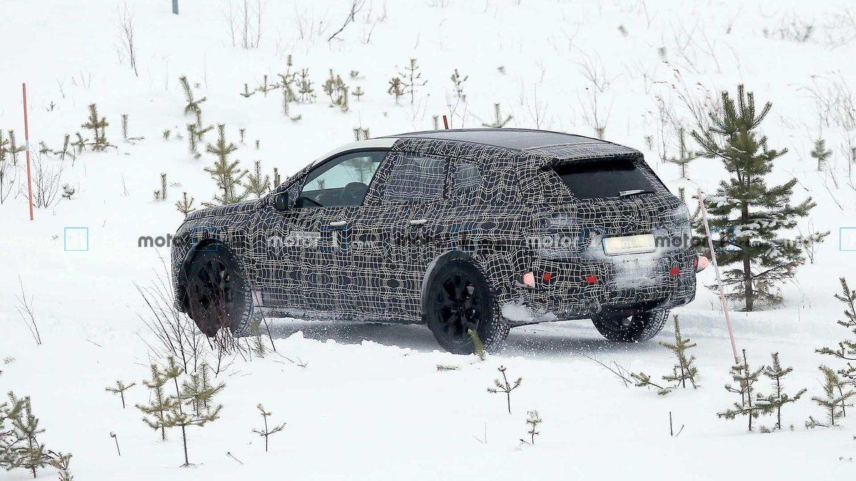 BMW’nin Elektrikli Crossover’ı iNext, Kamuflajlı Bir Şekilde Görüntülendi