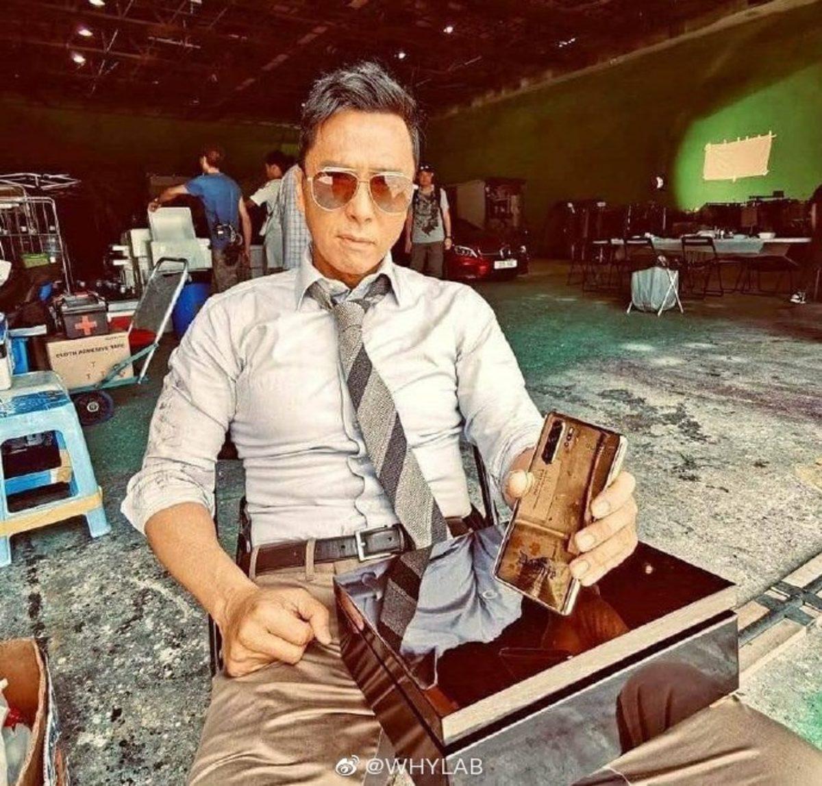 Altın Kaplama Huawei P30 Pro, Ünlü Çinli Aktörün Elinde Görüntülendi