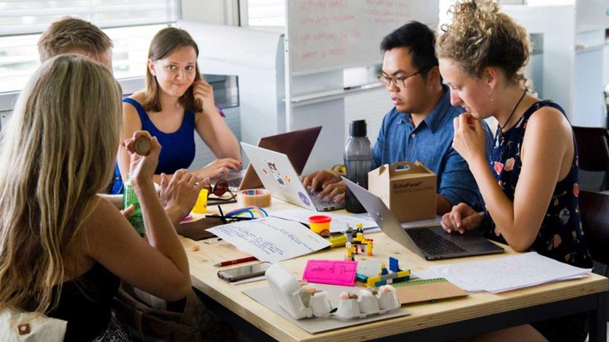 Zoom’un Neden Olduğu Psikolojik Sorunlar Bilimsel Olarak Açıklandı