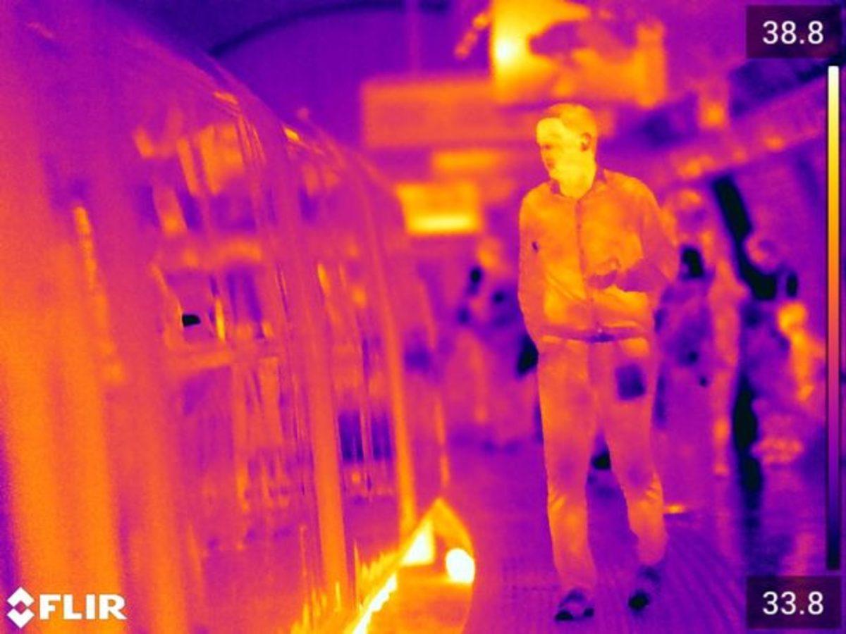 Londra Metrosunda Sıcaklığın Korkutucu Boyutlara Ulaştığını Gösteren Termal Fotoğraflar