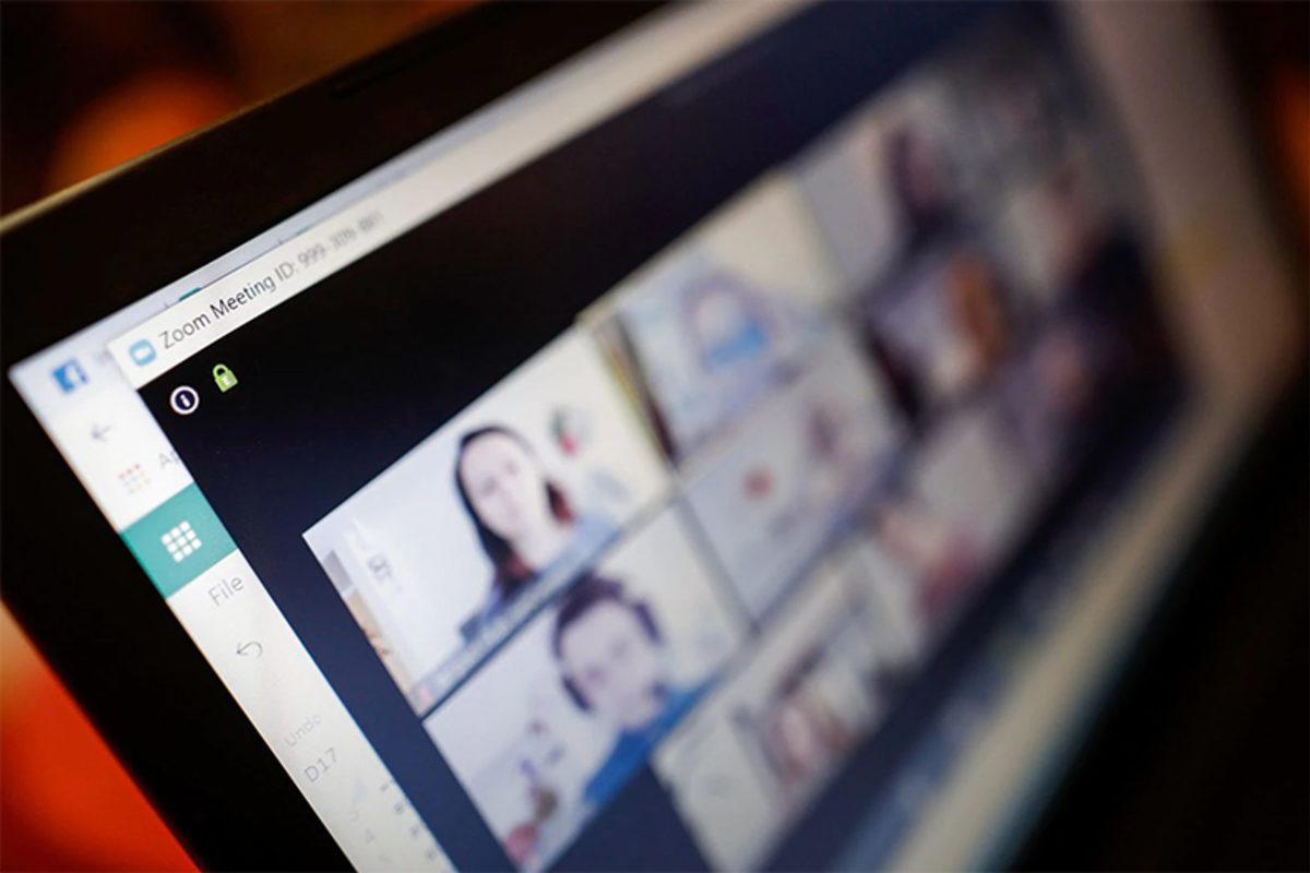 Online Ders Sırasında Web Tarayıcısında Porno Sitesi Yer İmi Görülen Profesör İşten Atıldı