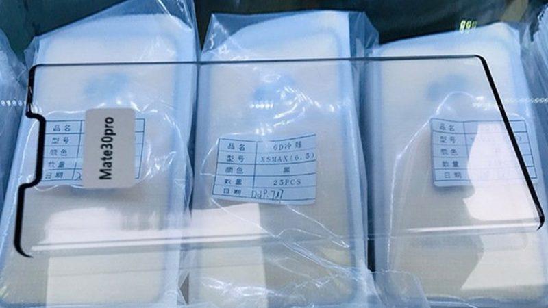 Huawei Mate 30 Pro’nun Ortaya Çıkan Ekran Koruyucusu, Büyük Çentiği Doğruluyor