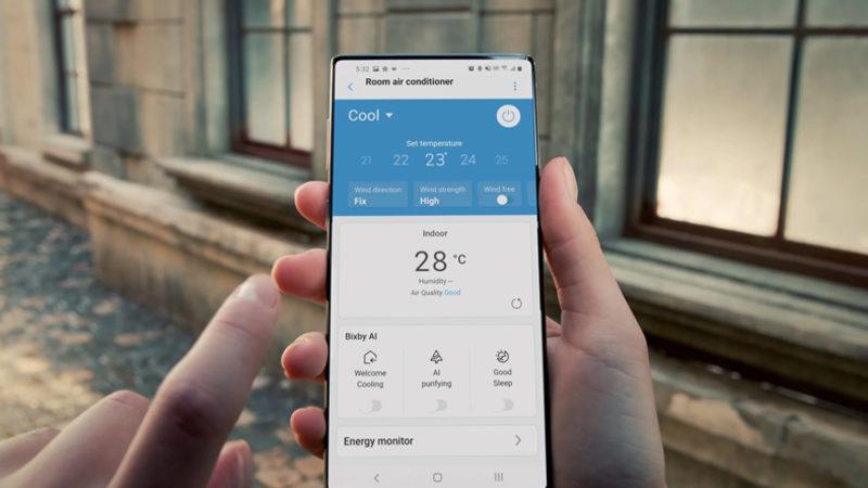 Samsung’un Yeni Reklam Filmi, Tam Ekranlı Gizemli Bir Telefon Ortaya Koyuyor