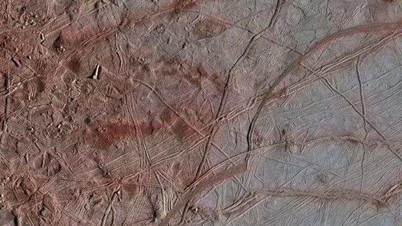 NASA, Jüpiter’in Uydusu Europa’nın 1998’de Çekilen Görüntülerini Yeniden Yayınladı