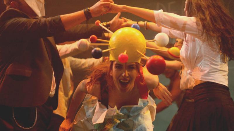 Karantina Günlerine Işık Tutacak Ücretsiz Olarak Yayınlanan 9 Tiyatro Oyunu