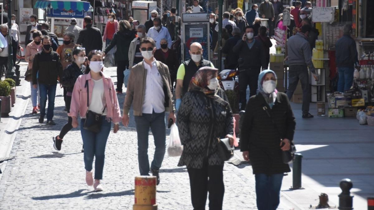 65 Yaş Üstü ve 20 Yaş Altına Sokağa Çıkma Yasağı Esnetildi