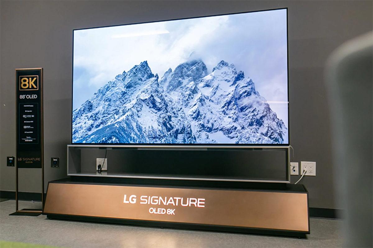LG, Abartı Fiyata Sahip Dünyanın En Büyük 8K OLED Televizyonunu Duyurdu