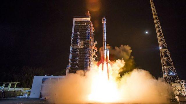 Çin, Uzay İstasyonuna Mürettebat Taşıyacak Uzay Aracını Test Etti