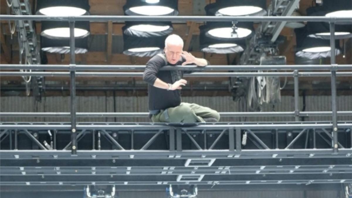 Avatar 2 Setinden James Cameron’ın Su Altı Sahnesini Yönettiği Fotoğraflar