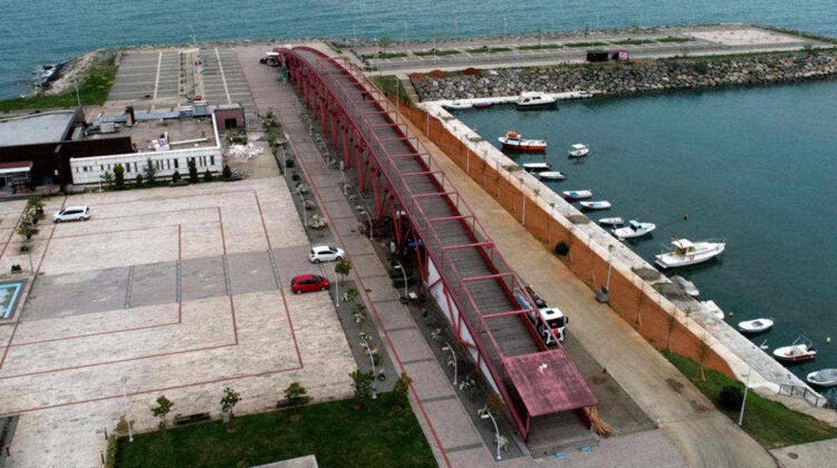 İki Yaka Yerine Kara Üzerine Yapılan Köprü, Türkiye’nin Gündemine Oturdu