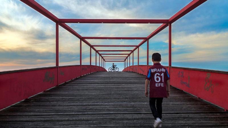 İki Yaka Yerine Kara Üzerine Yapılan Köprü, Türkiye’nin Gündemine Oturdu