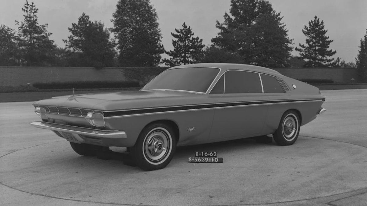 1965 Ford Mustang’in Çok Daha Farklı Görünebileceğini Gösteren Fotoğraflar