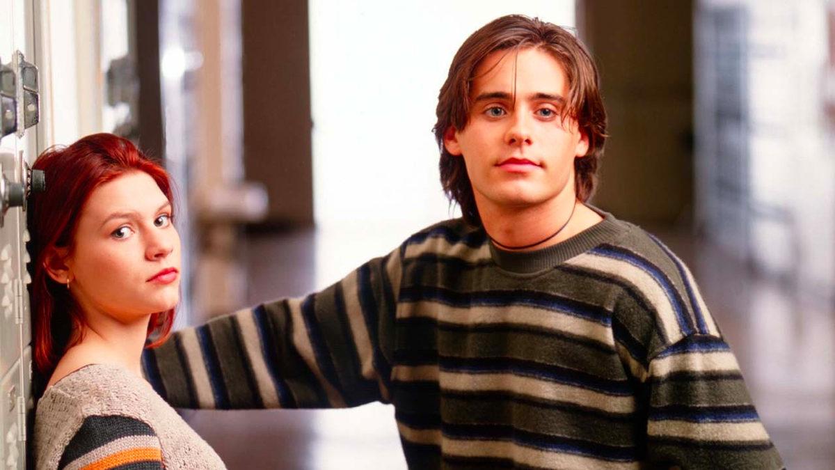 Bir Oturuşta Bitirebileceğiniz Tek Sezona Çok Şeyler Sığdıran 15 Başarılı Dizi