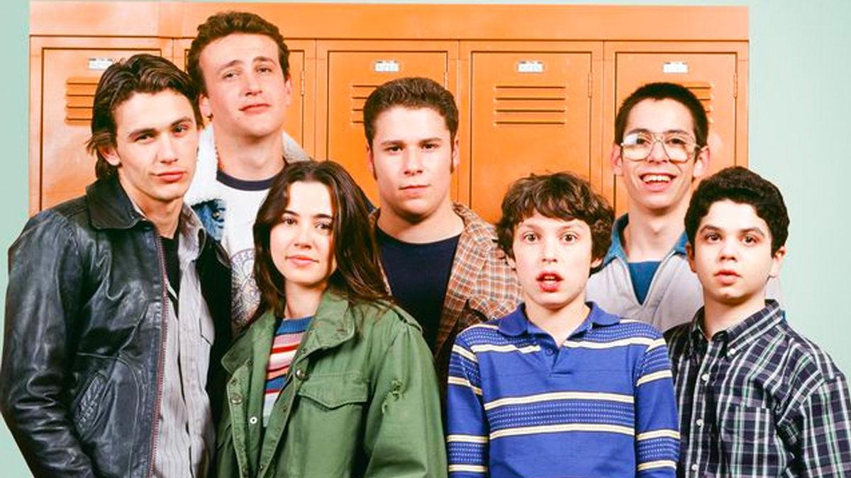 Bir Oturuşta Bitirebileceğiniz Tek Sezona Çok Şeyler Sığdıran 15 Başarılı Dizi