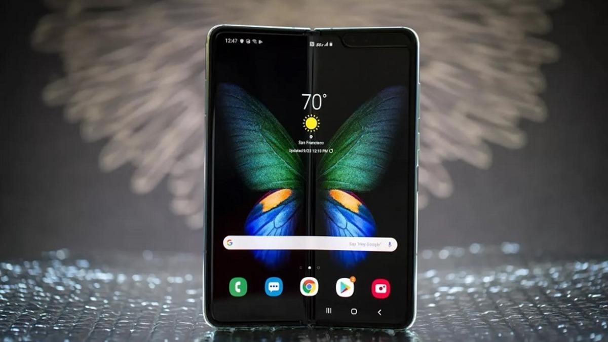 Samsung, Uygun Fiyatlı Galaxy Fold Dahil 4 Yeni Katlanabilir Telefon Tanıtabilir