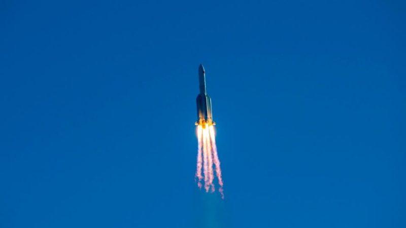 Çin’in Uzaya Gönderdiği Roket İticisi, Kontrolsüz Bir Şekilde Dünya’ya Düştü