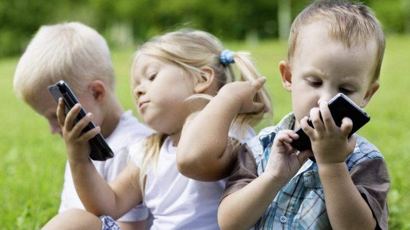 Çocuklara Kaç Yaşında Telefon Alınmalı?