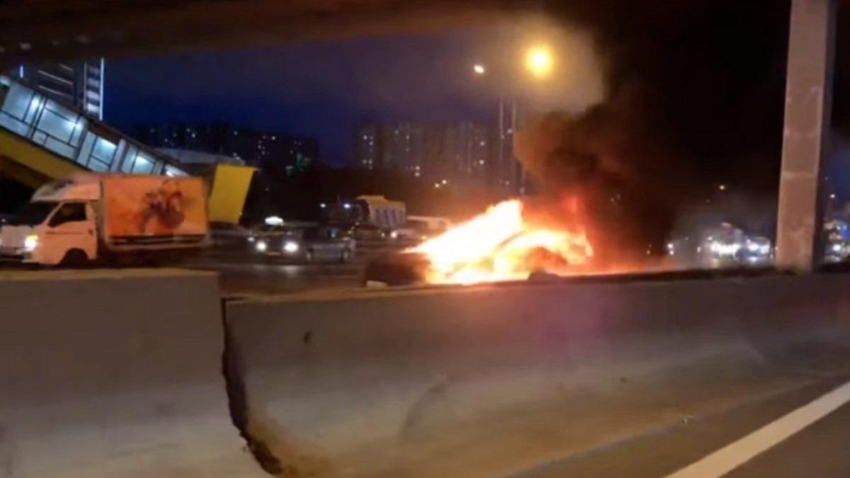 Otopilot Modundaki Tesla Model S, Adeta Bomba Gibi Patladı (Video)