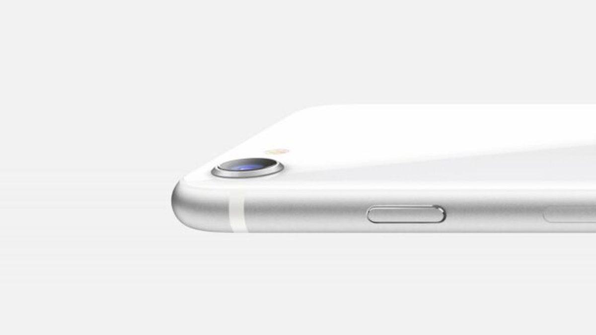 iPhone SE 2020, 5 W ve 18 W’lık Adaptörlerle Şarj Testine Girdi (Sonuç Kafa Karıştırıcı)