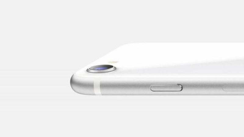 iPhone SE 2020, 5 W ve 18 W’lık Adaptörlerle Şarj Testine Girdi (Sonuç Kafa Karıştırıcı)