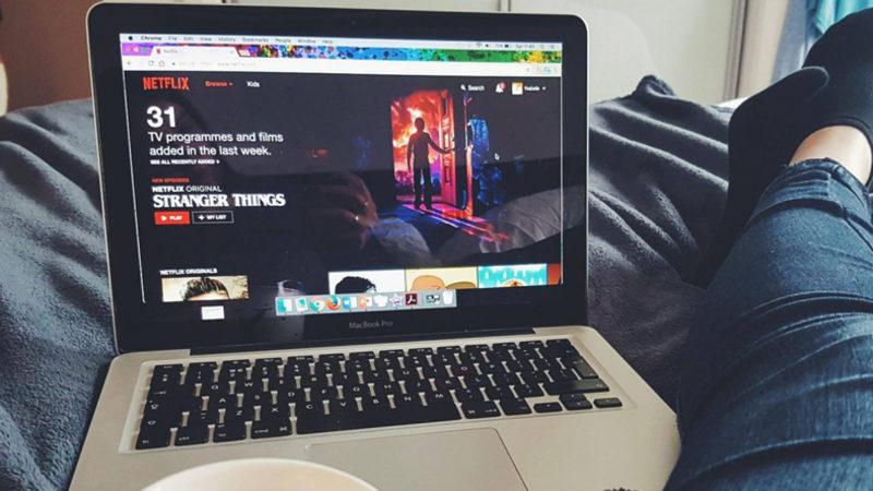 Netflix’i Yatarken de Rahatça İzleyebilmenizi Sağlayan Chrome Eklentisi