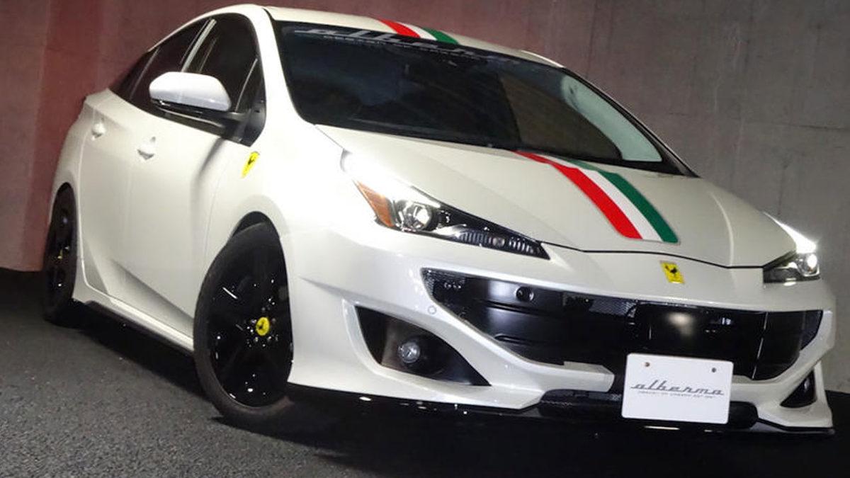 Toyota Prius, Modifiye Edilerek Uygun Fiyatlı Bir Ferrari’ye Dönüştürüldü