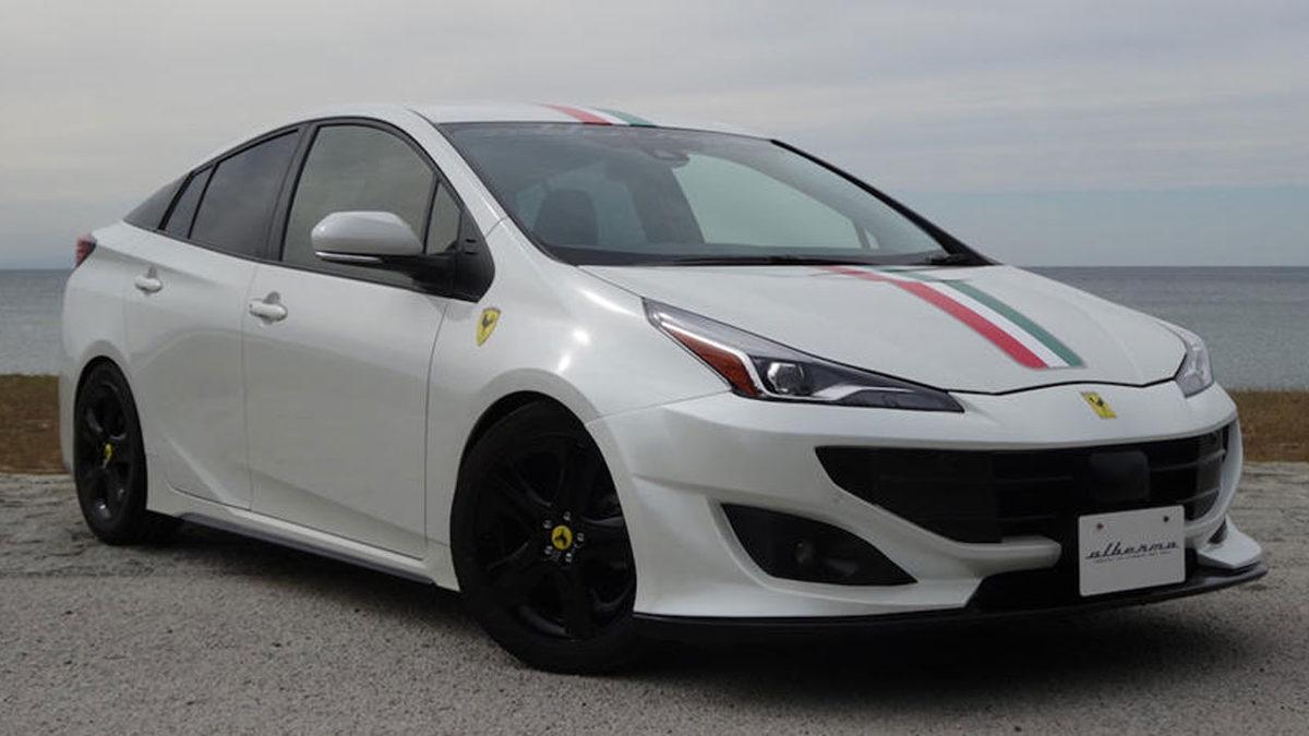 Toyota Prius, Modifiye Edilerek Uygun Fiyatlı Bir Ferrari’ye Dönüştürüldü