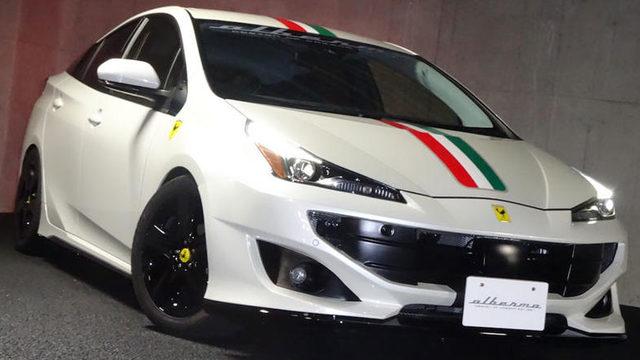 Toyota Prius, Modifiye Edilerek Uygun Fiyatlı Bir Ferrari’ye Dönüştürüldü