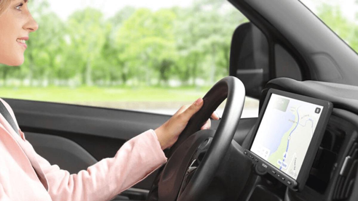 Sony, Eski Otomobilleri Android Auto ve Apple CarPlay ile Akıllı Hale Getirecek