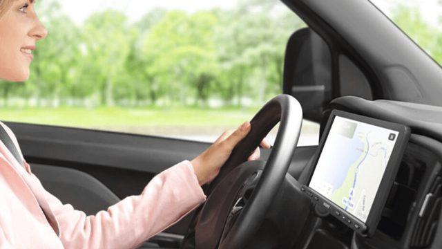 Sony, Eski Otomobilleri Android Auto ve Apple CarPlay ile Akıllı Hale Getirecek