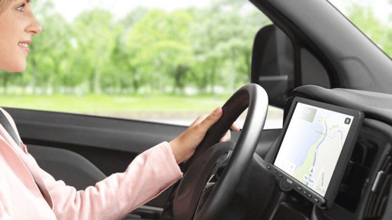 Sony, Eski Otomobilleri Android Auto ve Apple CarPlay ile Akıllı Hale Getirecek