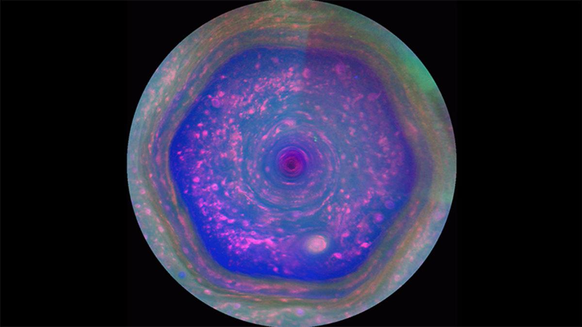 Bilim İnsanları, Gizemli Satürn Altıgeni’nin Neyden Oluştuğunu Açıkladılar