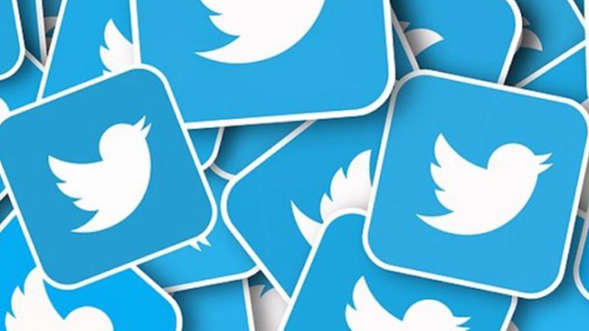 Telefonunu Annesine Kaptıran Genç Kızın Tweet Atmak İçin Bulduğu Akıllara Zarar Yöntem