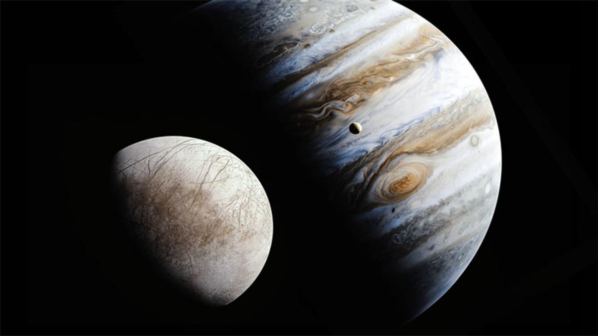 Jüpiter’in Uydusu Europa’nın Uzaya Su Püskürttüğü Tespit Edildi