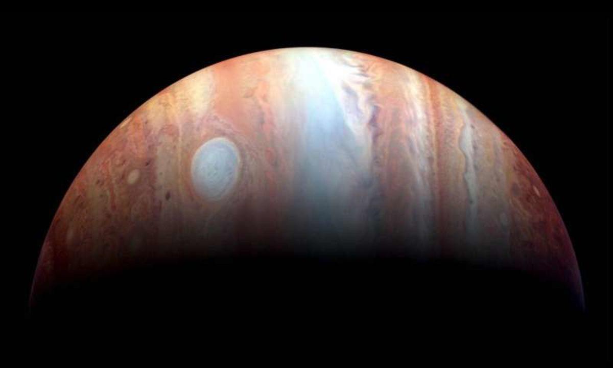 Jüpiter’e Oluşum Evresindeyken Dev Bir Gezegenin Çarptığı Ortaya Çıktı