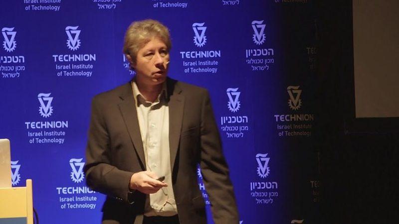 Einstein ile Kıyaslanan Fizikçi: Kütle Çekimi Diye Bir Şey Yok