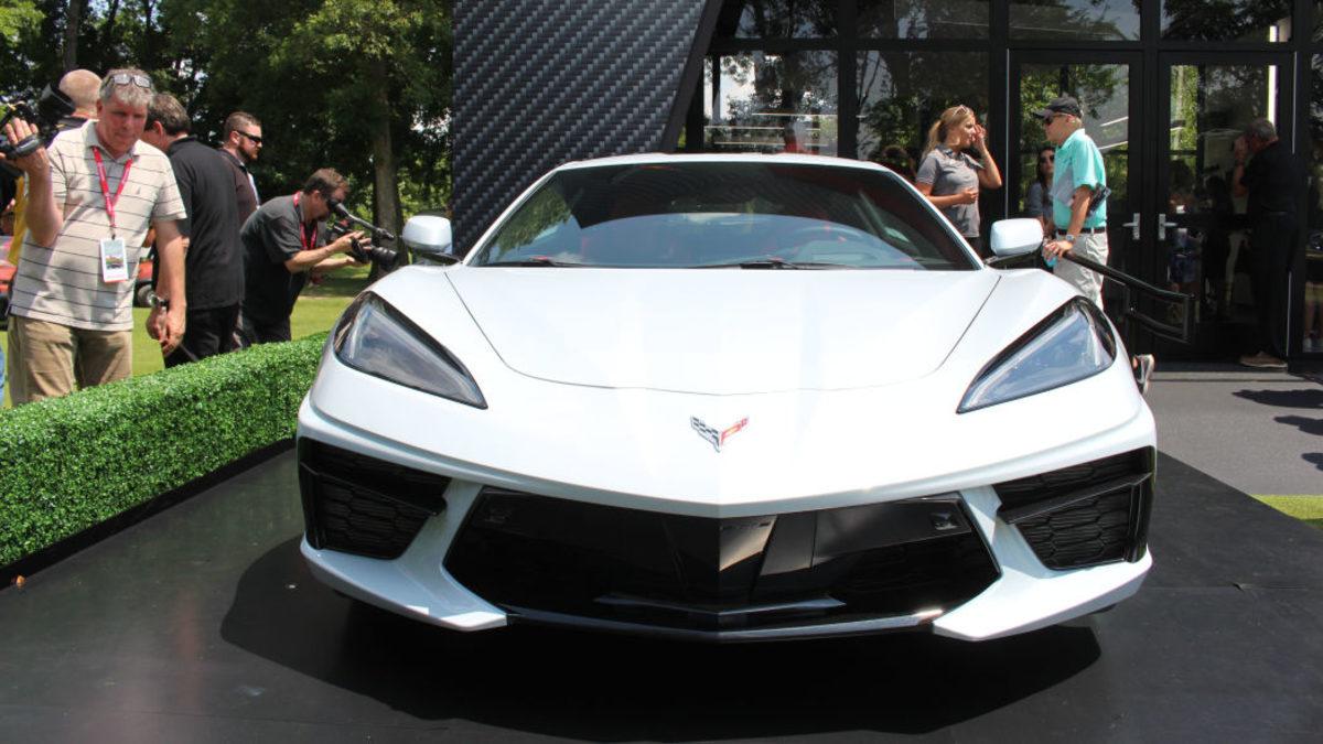 Chevrolet, Yeni Corvette’in Fiyatının 60 Binden Az Olması Sözünü Tuttu: 59.995 Dolar