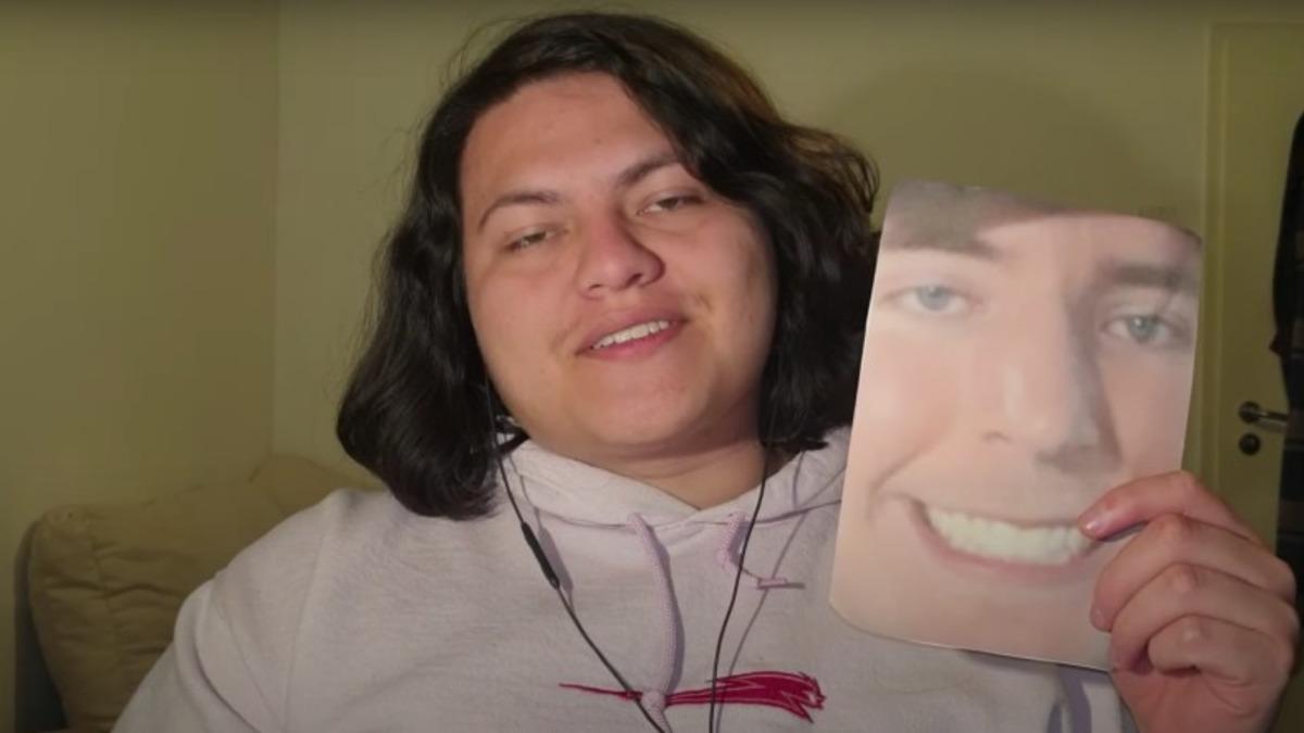 Bir Adam, 50 Bin Dolar Bağış İçin 464 Gün Boyunca YouTuber MrBeats’in Fotoğrafını Yedi