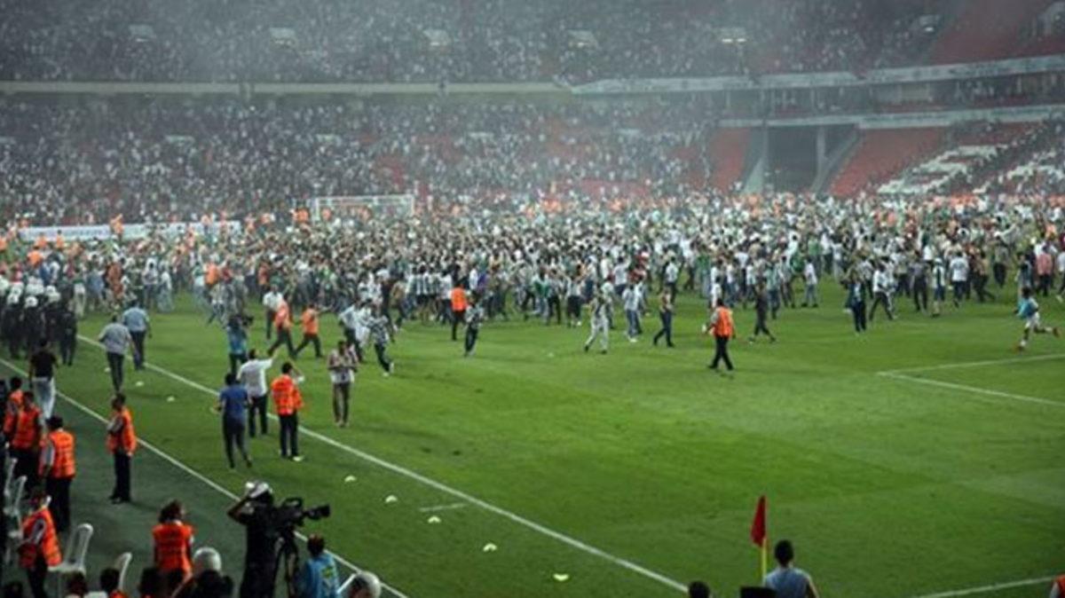 Deli Mi Ne Olayından Sonra Kanun Değişti: İşte Sahaya Girene Verilecek Yeni Cezalar