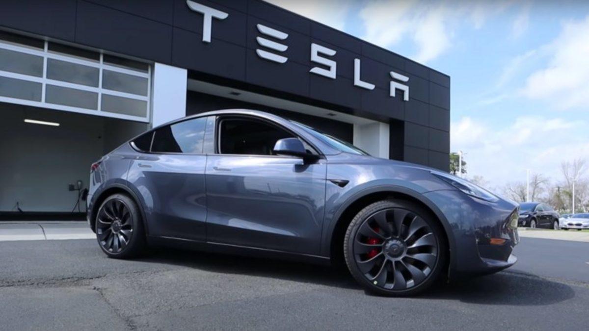 Nisan Ayında Otomobil Üretemeyen Tesla, Model Y Sipariş Edenlere E-Posta Gönderdi