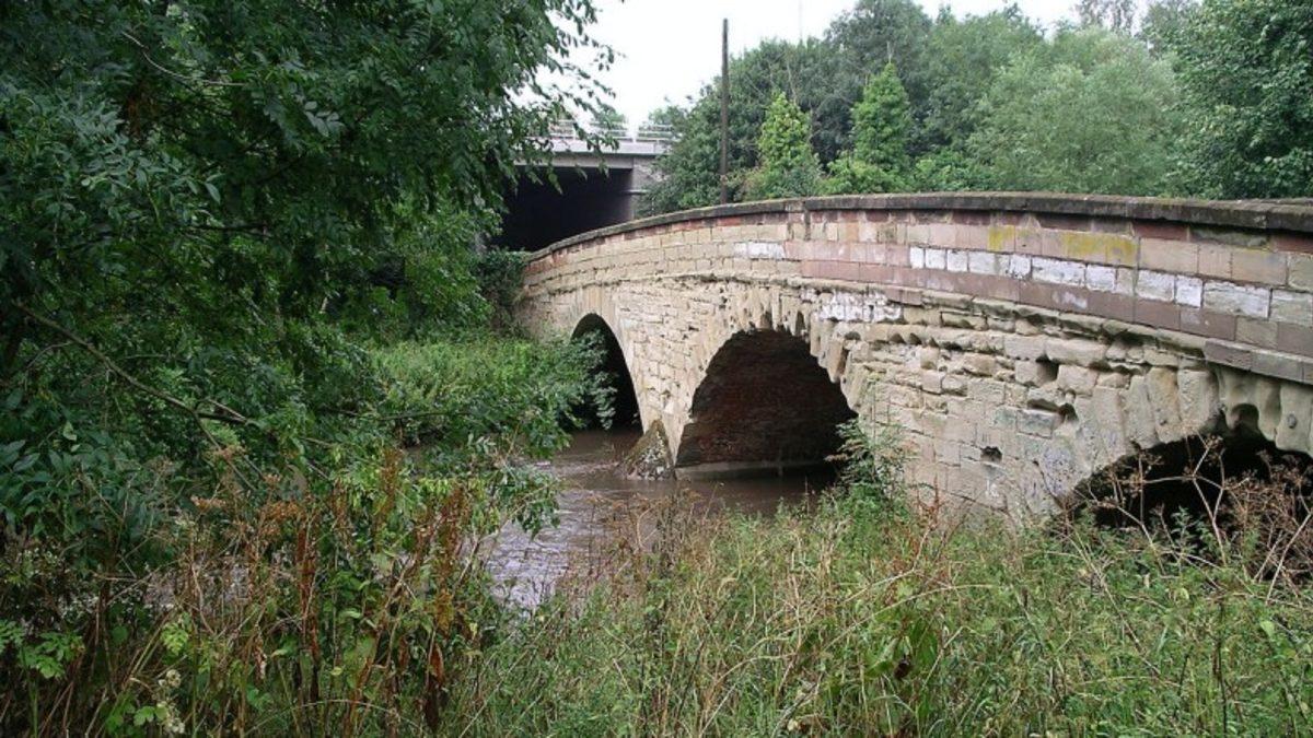 İngiltere’deki Bir Nehirde, Üzerinde Sayılar Olan Esrarengiz Küpler Bulundu
