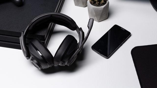 Sennheiser, Neredeyse PS4 Fiyatına Sahip Kablosuz Oyuncu Kulaklığını Tanıttı