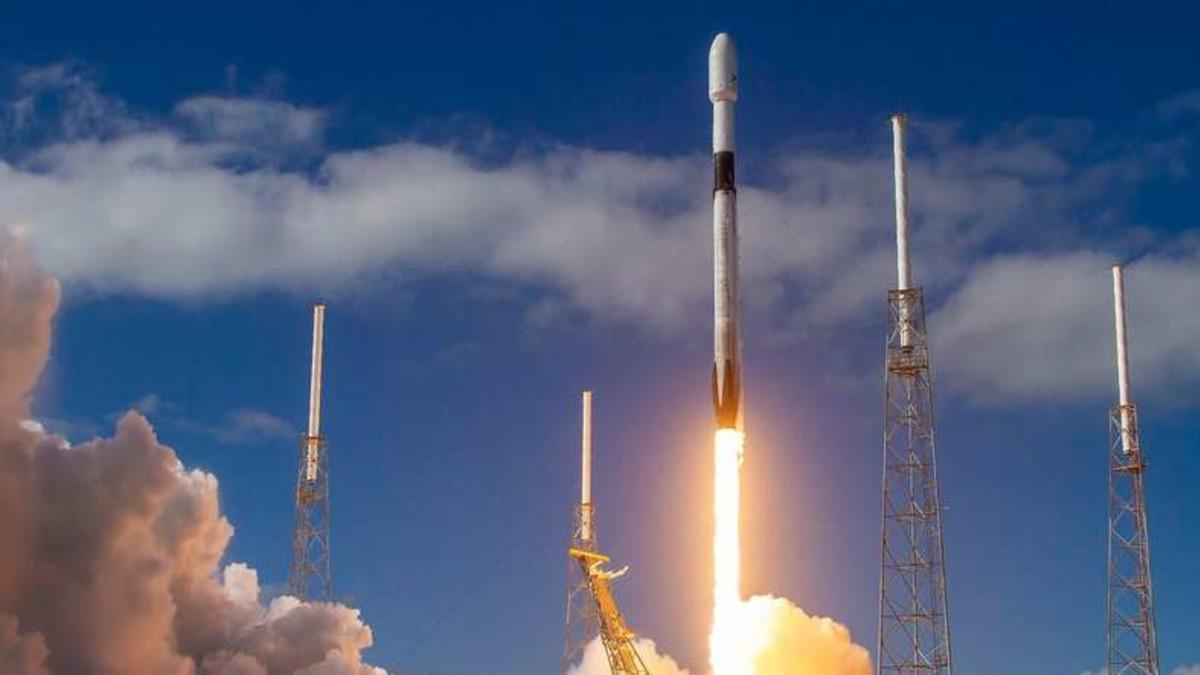 SpaceX, Güneşliğe Sahip Olacak İlk Starlink Uydularını Yarın Fırlatıyor