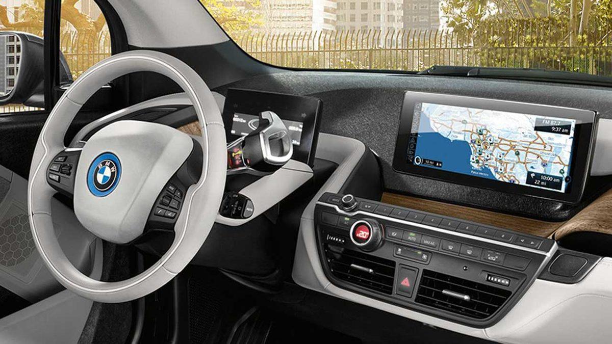 Mini Cooper’ın Elektrikli Düşmanı BMW i3’ün Dikkat Çeken 12 Özelliği