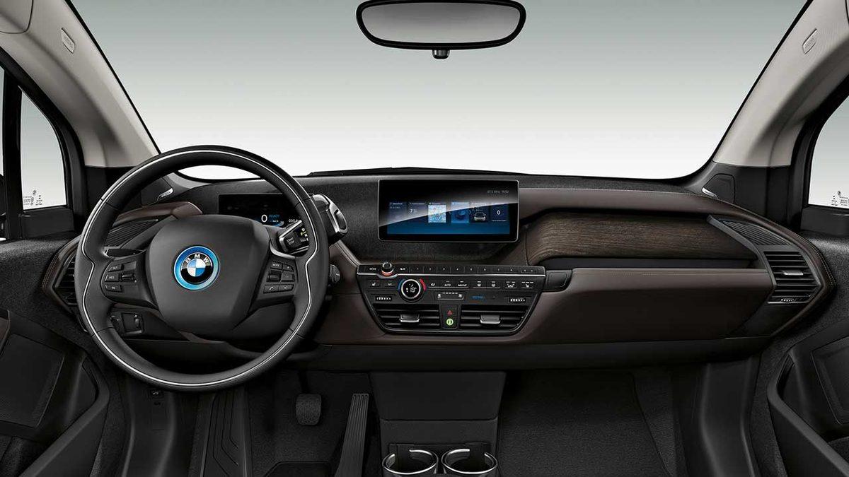 Mini Cooper’ın Elektrikli Düşmanı BMW i3’ün Dikkat Çeken 12 Özelliği