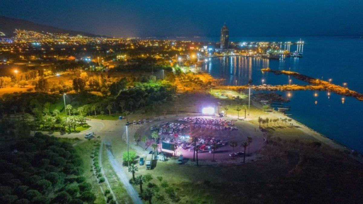 İzmir ve Nevşehir’de Düzenlenen ‘Arabalı Sinema’ Etkinliğine Büyük İlgi