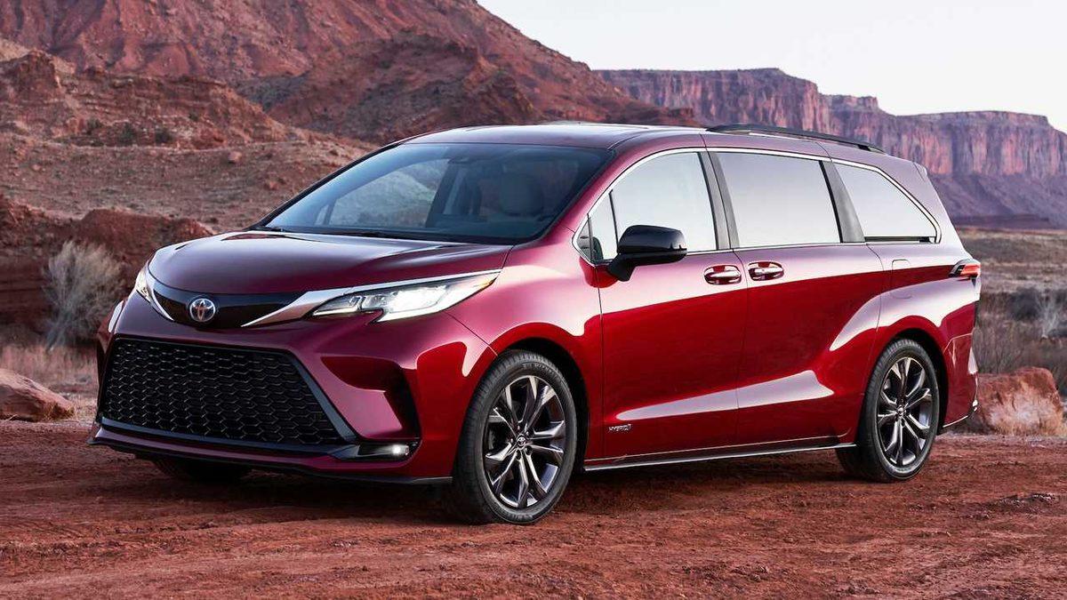2020 Toyota Sienna Neredeyse Tamamen Yenilenerek Geldi
