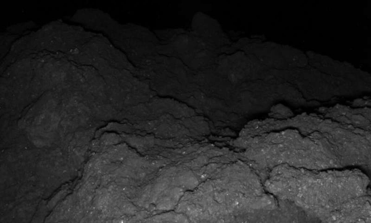 Ryugu Asteroidi’nin Yüzeyinden Yeni Görüntüler Geldi